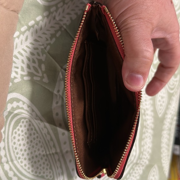 Authentic COACH Signature coated canvas/leather heart( good times) zip wristlet - Picture 3 of 4